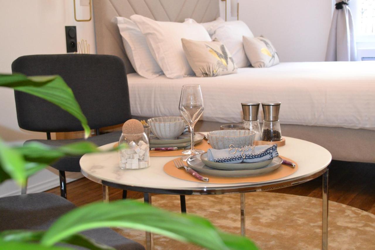 ריימס So Guest, Clou Dans Le Fer, Modern Suite Near Cathedral מראה חיצוני תמונה